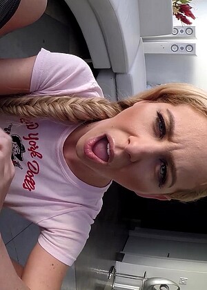 Baddaddypov Cherie Deville Ka Masturbation Xxxmedia