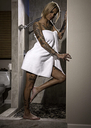 Brazzersnetwork Bonnie Rotten Small Hands Skillful Tattoo Pothoscom