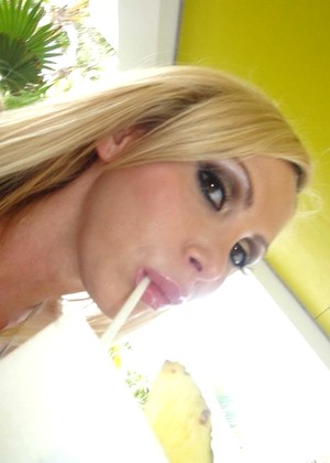 Nikki Benz pics