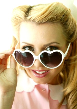 Lexi Belle pics