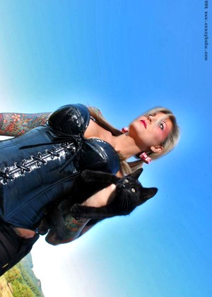 Crazybabe Janine Lindemulder Weekend Outdoor Pin Pics