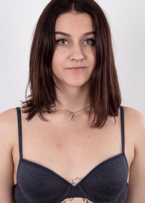 czechcasting Kristyna Dark pics