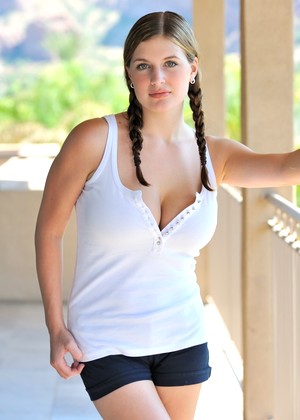Danielleftv Model pics