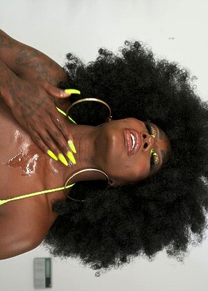 Ebony Mystique pics