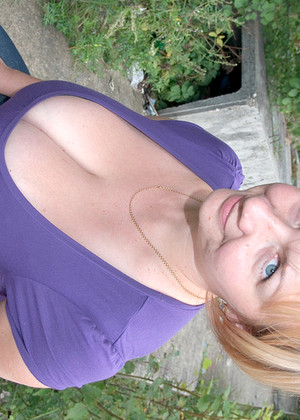 Divinebreasts Model jpg 9