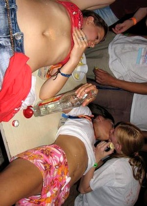 Drunkattentionwhores Model jpg 7