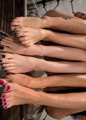 footworship Brandy Aniston pics