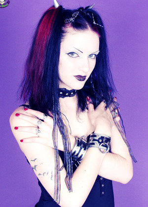 Gothicsluts Model pics