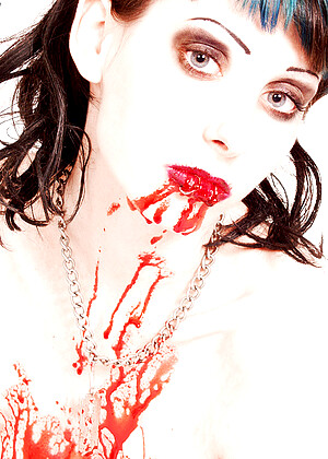 Gothicsluts Model pics