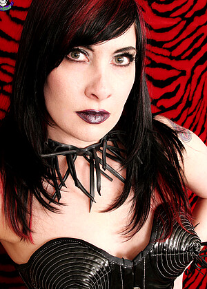 Gothicsluts Serena Toxicat Portable Fetish Painslut