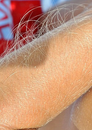 Hairyarms Lori Anderson Feetlick Close Up Desnuda