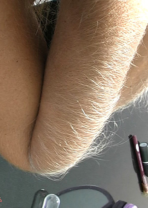 Hairyarms Lori Anderson Juicy Close Up Country