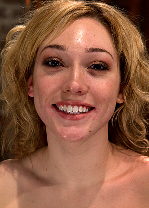 Lily Labeau pics