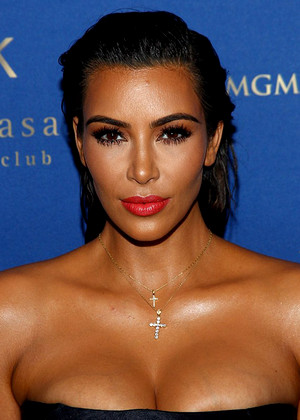 hotcelebsandmodelsworld Kim Kardashian pics