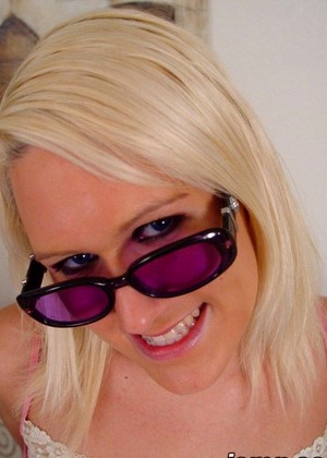 Jizzonmyglasses Jizzonmyglasses Model Her Blonde Livexxx
