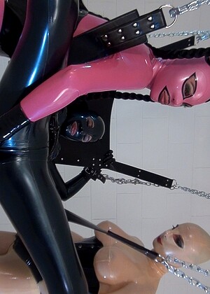 kinkyrubberworld Latex Lara pics