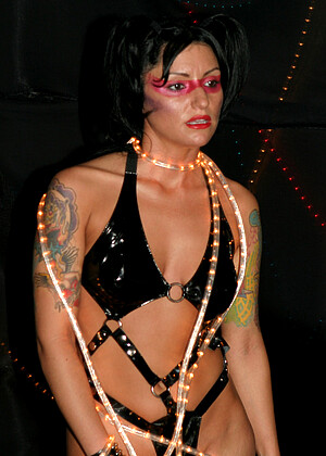 latexpussycats Avy Lee Roth pics