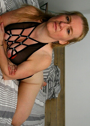Maturenl Martine B Monter Spreading Nudepussy Pics
