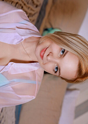 Metart Hilary Wind Sexist Shaved Passionhd Closeup