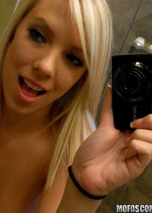 Bibi Jones pics