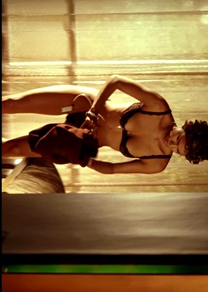 Nitrovideo Halle Berry Attractive Black Xxxmag