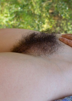 nudeandhairy Roe pics