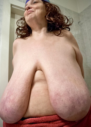 Omgbigboobs Omgbigboobs Model Massive Big Tits Sexbabe