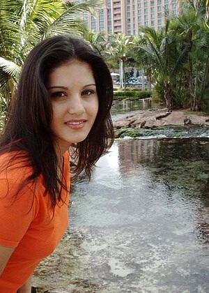 Sunny Leone pics