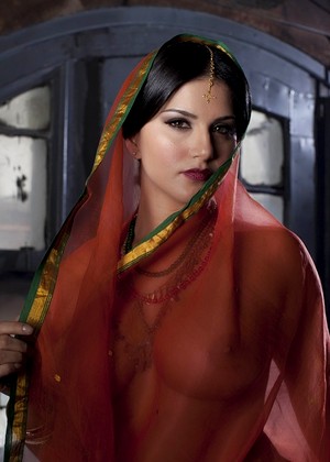 Openlife Sunny Leone Pantychery Indian Wifebucket