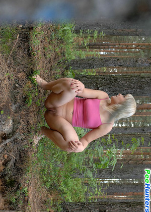 Peehunters Peehunters Model Joyful Peeing Babes Webcam