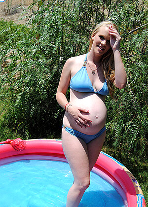 Pregnantkristi Kristi Oildup Nipples Naket Nude
