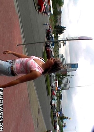 Publicinvasion Publicinvasion Model Enjoy Voyeur Mobilevids