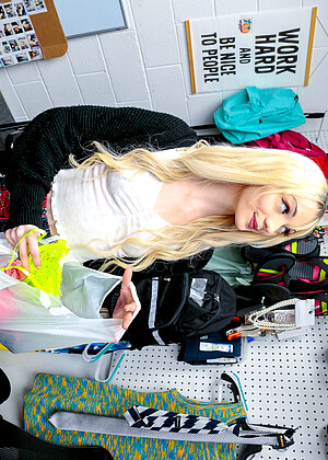 shoplyfter Cecelia Taylor pics