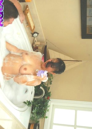 Soapymassage Kiwi Ling Just Bath Hdtv