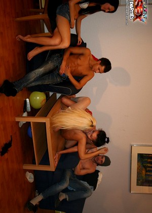 Studentsexparties Model jpg 4