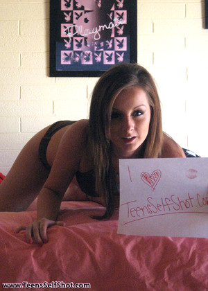 Teensselfshot Model jpg 7