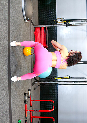 therealworkout Alexis Tae pics