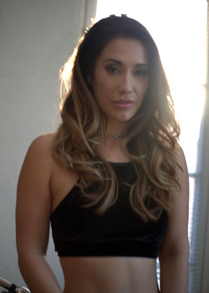 Eva Lovia pics