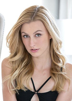 Lily Labeau pics