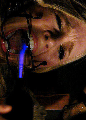 Wiredpussy Sarah Jane Ceylon Tommy Pistol Babexxxmobi Blonde Romance