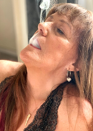 Womenwhosmoke Model jpg 11