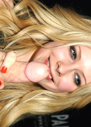 wonderfulkatiemorgan Avril Lavigne pics