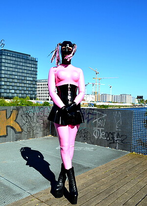 Rubberdoll jpg 10