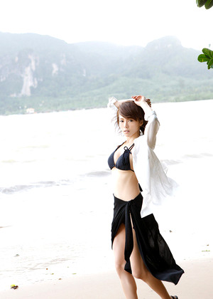 Yumiko Shaku pics