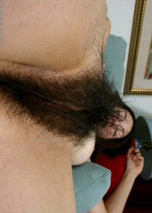 Atknaturalandhairy Model jpg 3