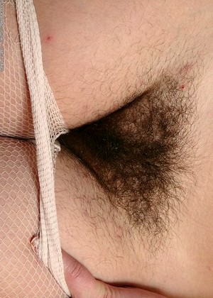 Atknaturalandhairy Model jpg 1