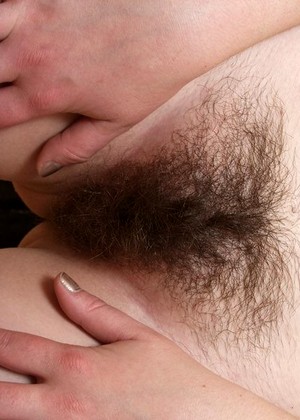 Atknaturalandhairy Model jpg 7