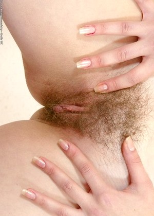 Atknaturalandhairy Model jpg 8