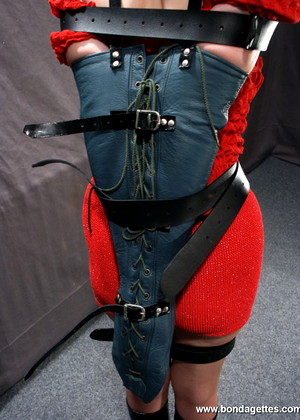 Bondagettes Model jpg 1