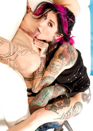 Jenevieve Hexxx Joanna Angel jpg 8